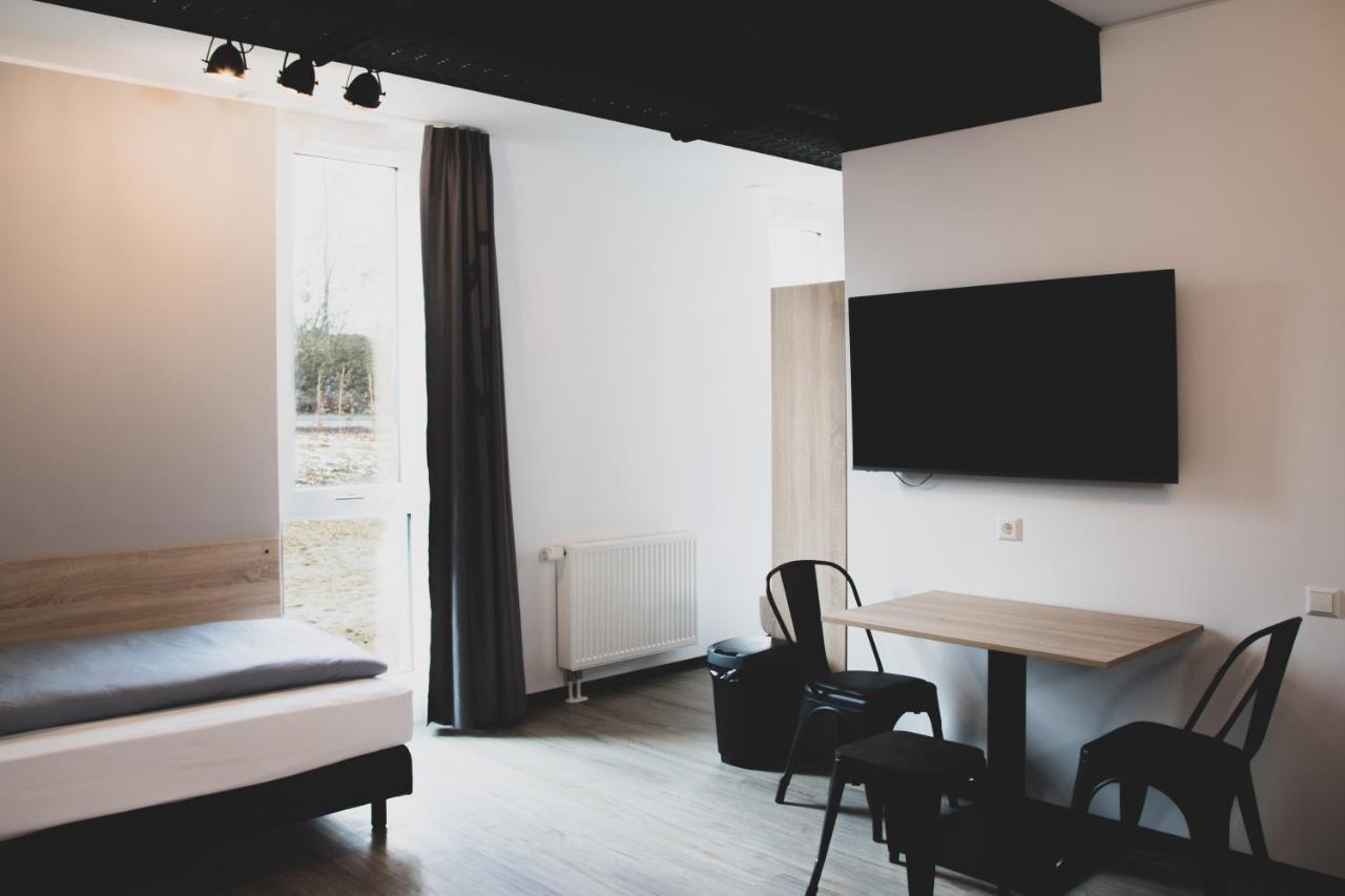 Das Schlafwerk Stuttgart-Nord Volldigitales Hotel-Self-Check In - Keine Rezeption-Lowbudget-Cashless Korntal-Muenchingen Ngoại thất bức ảnh